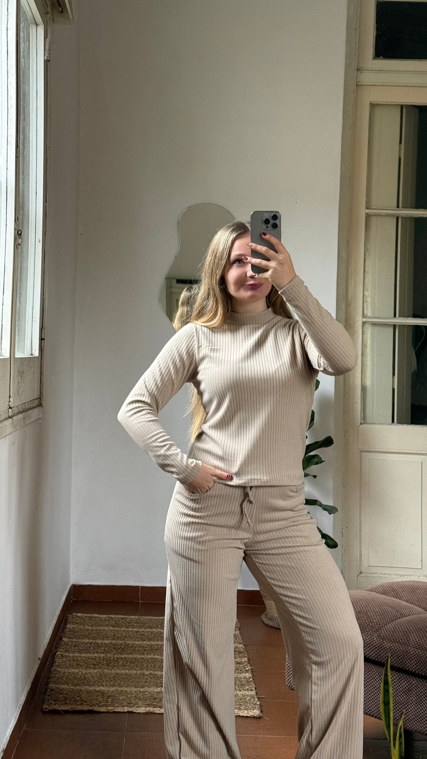 polera basic beige