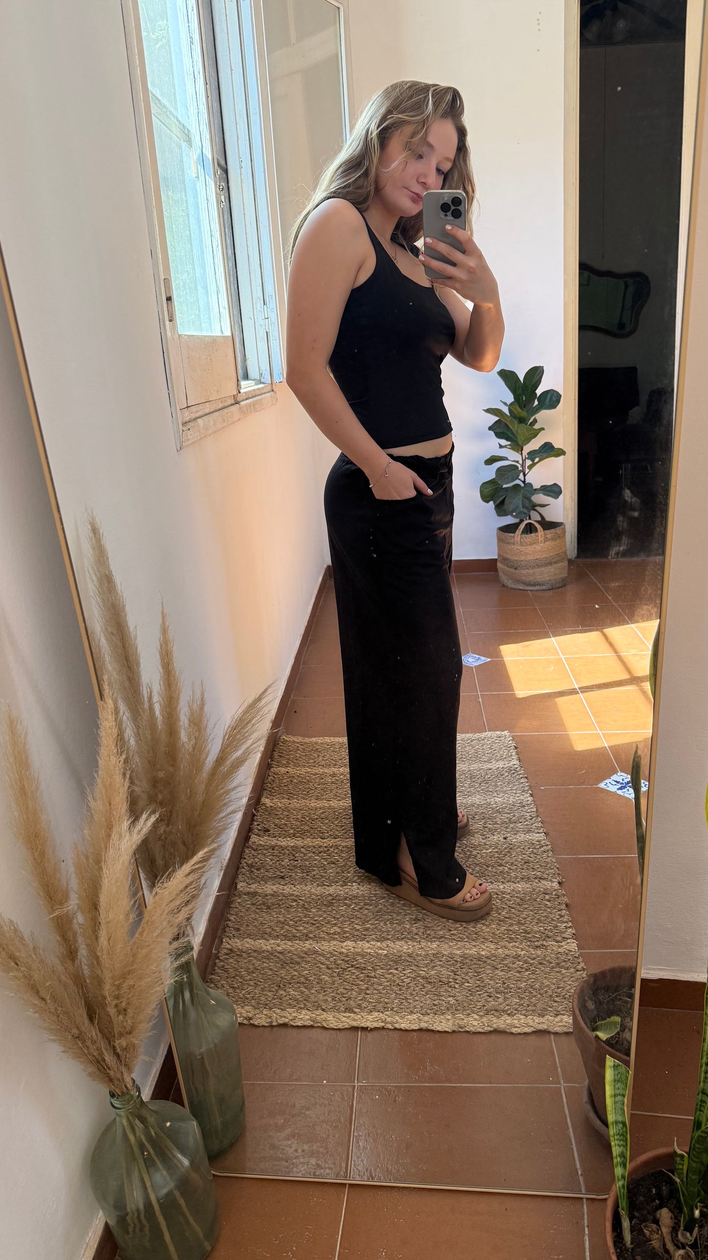 pant lino con tajo negro