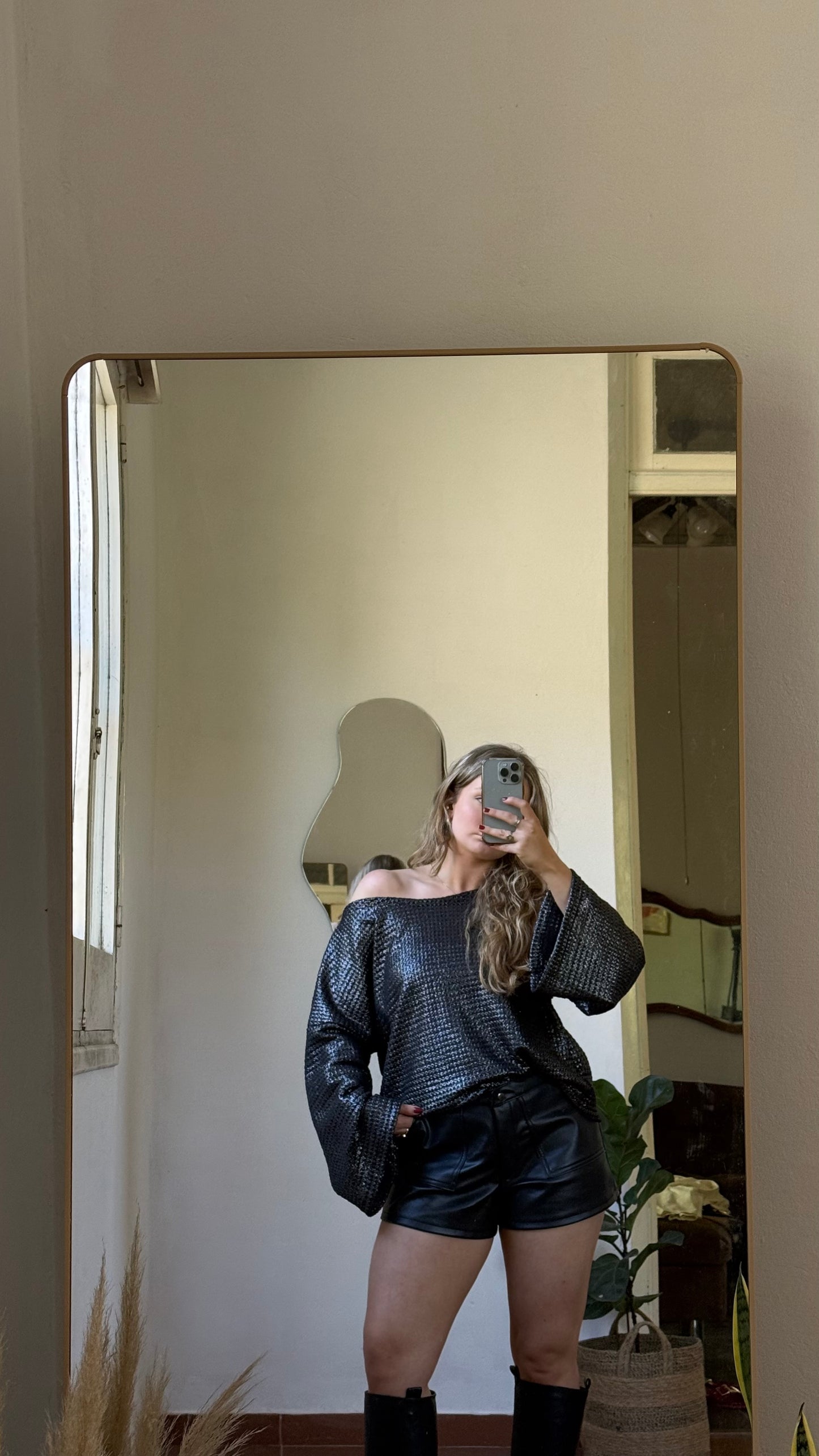 blusa mora metalizada negra
