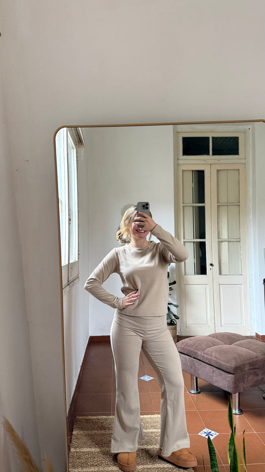 remera cozy beige
