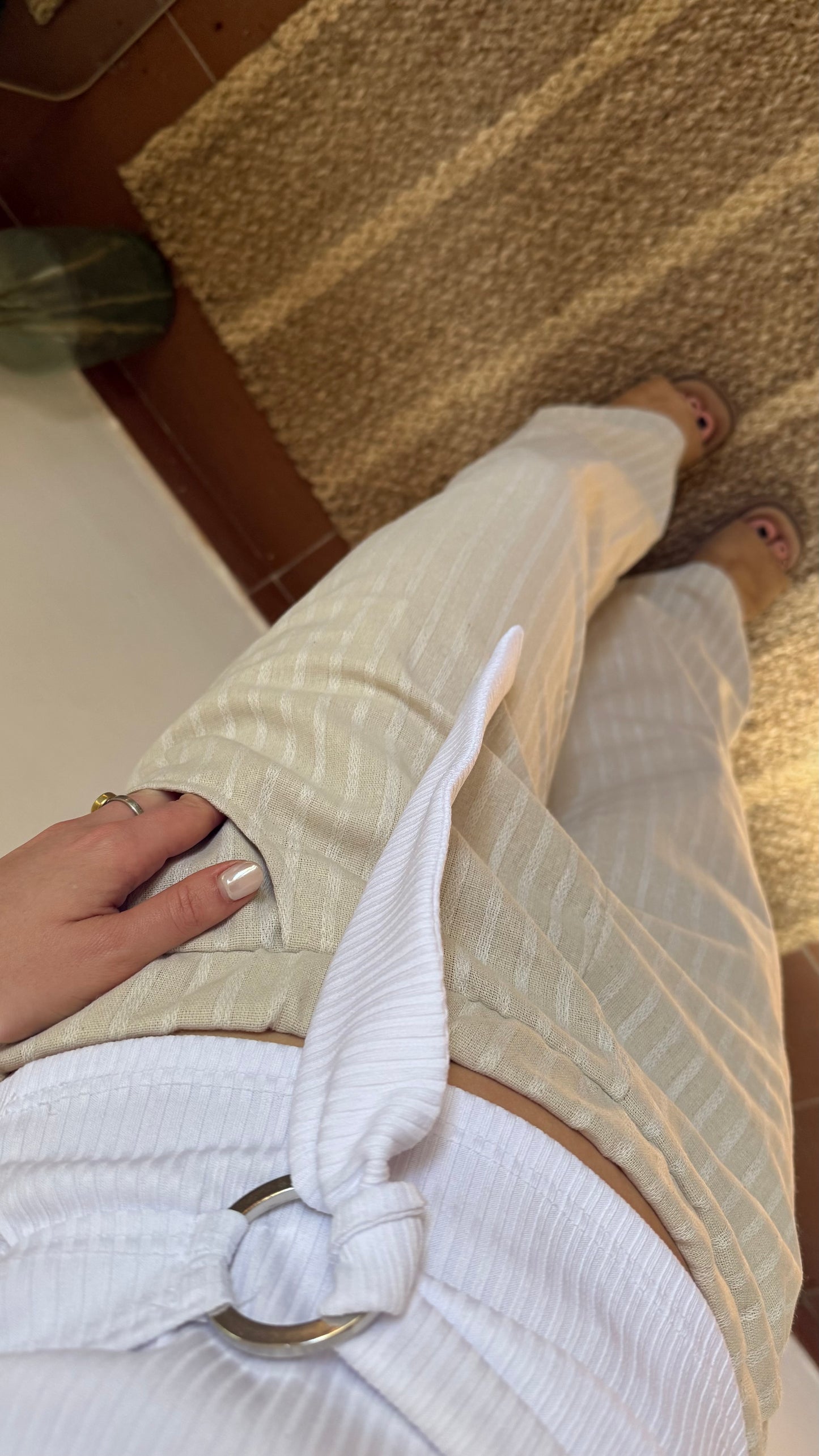 pant lino con tajo beige