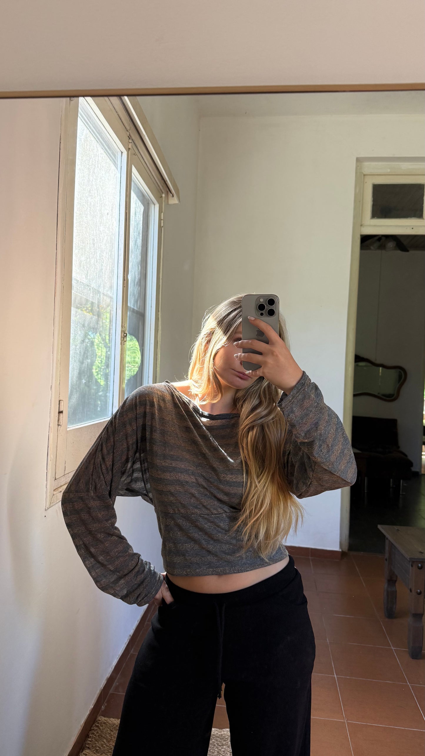 blusa trendy gris