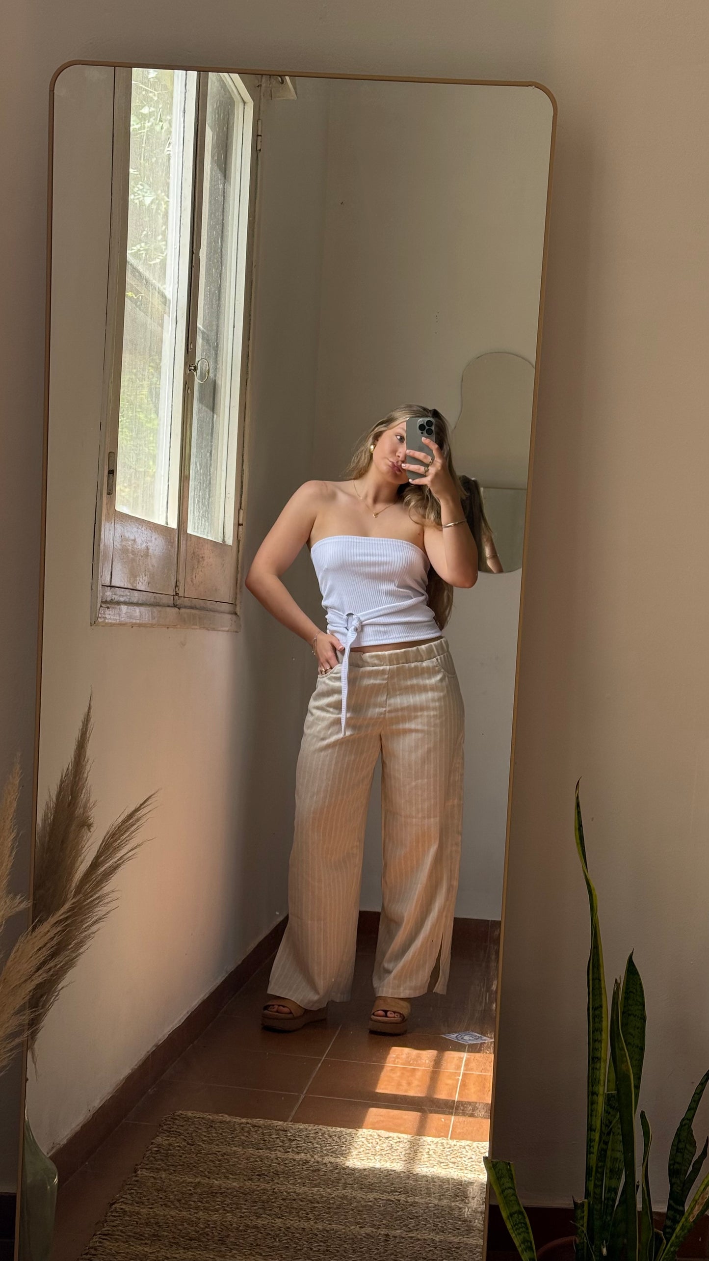 pant lino con tajo beige