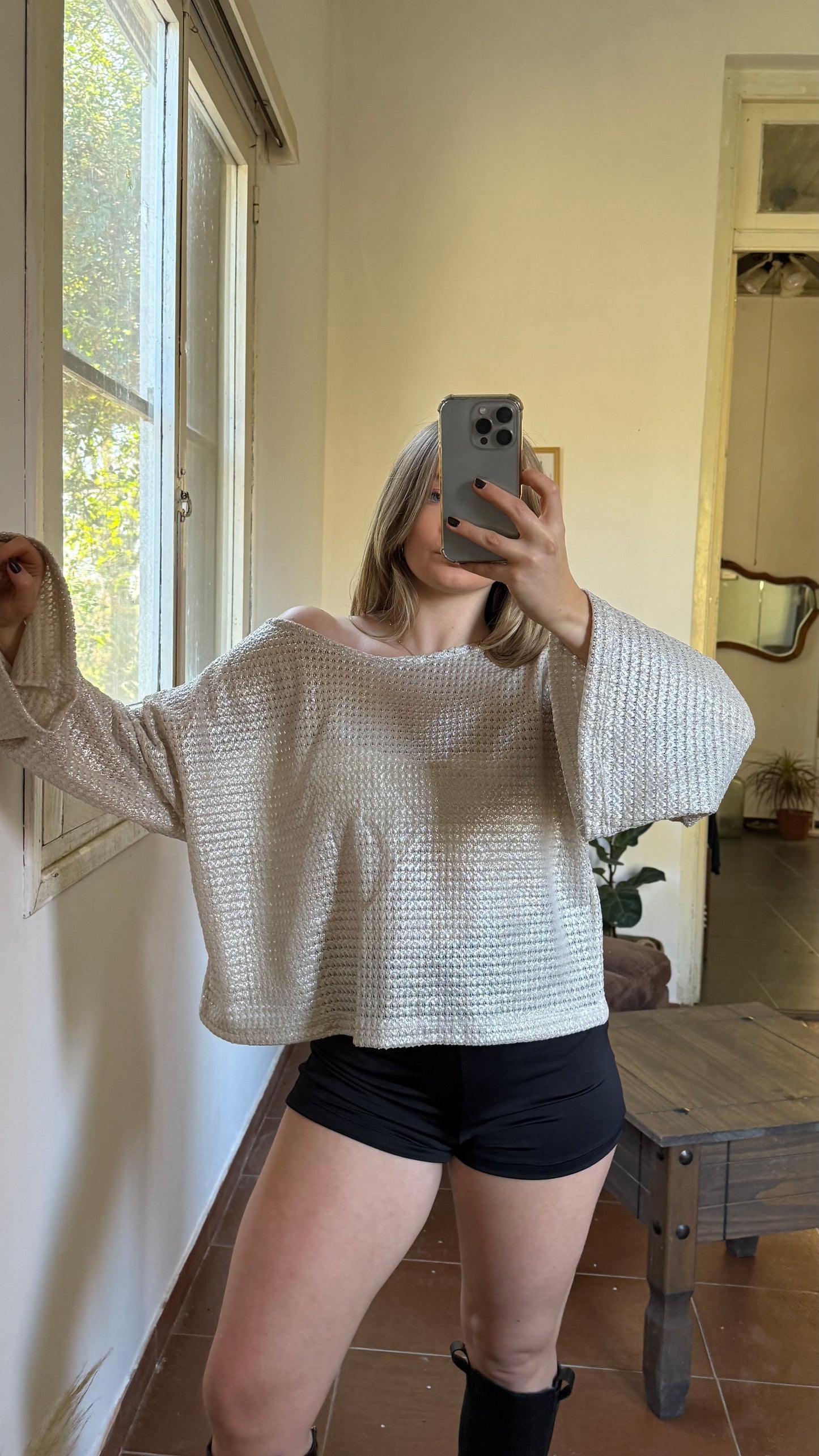 blusa mora metalizada plateada