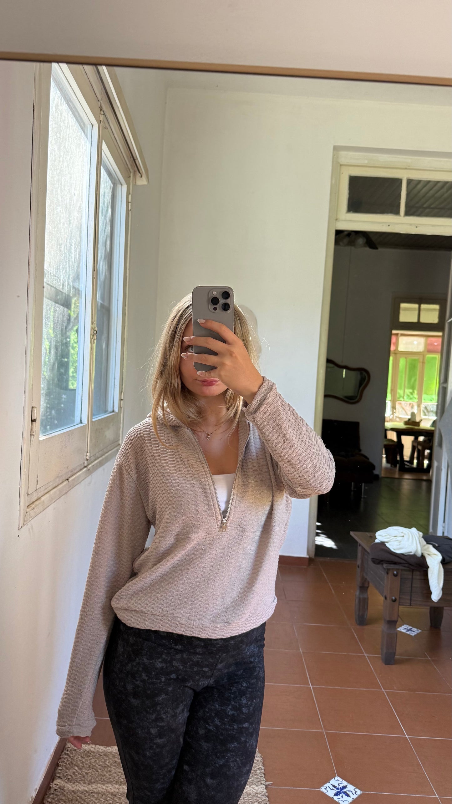 buzo comfy beige