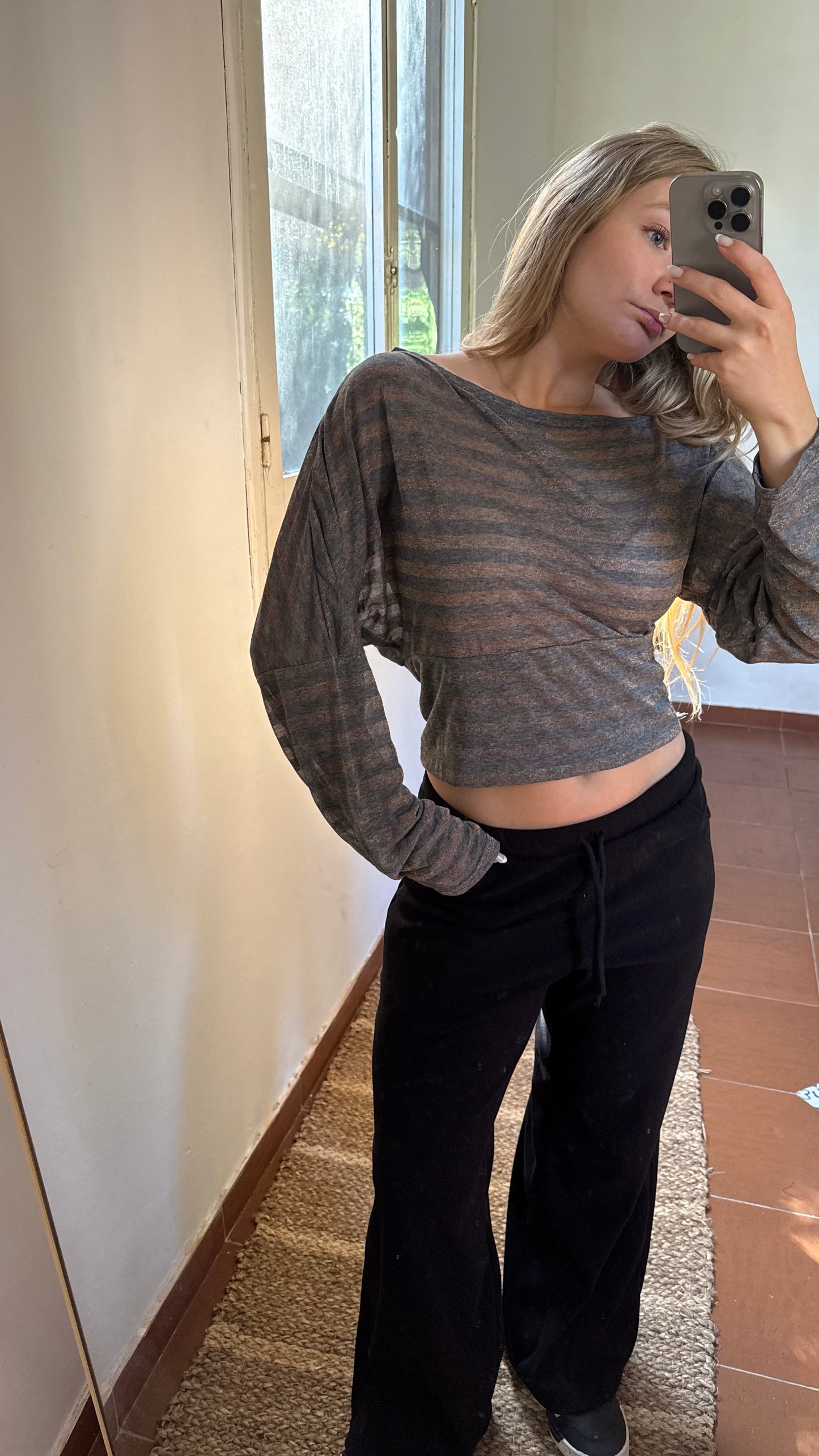 blusa trendy gris