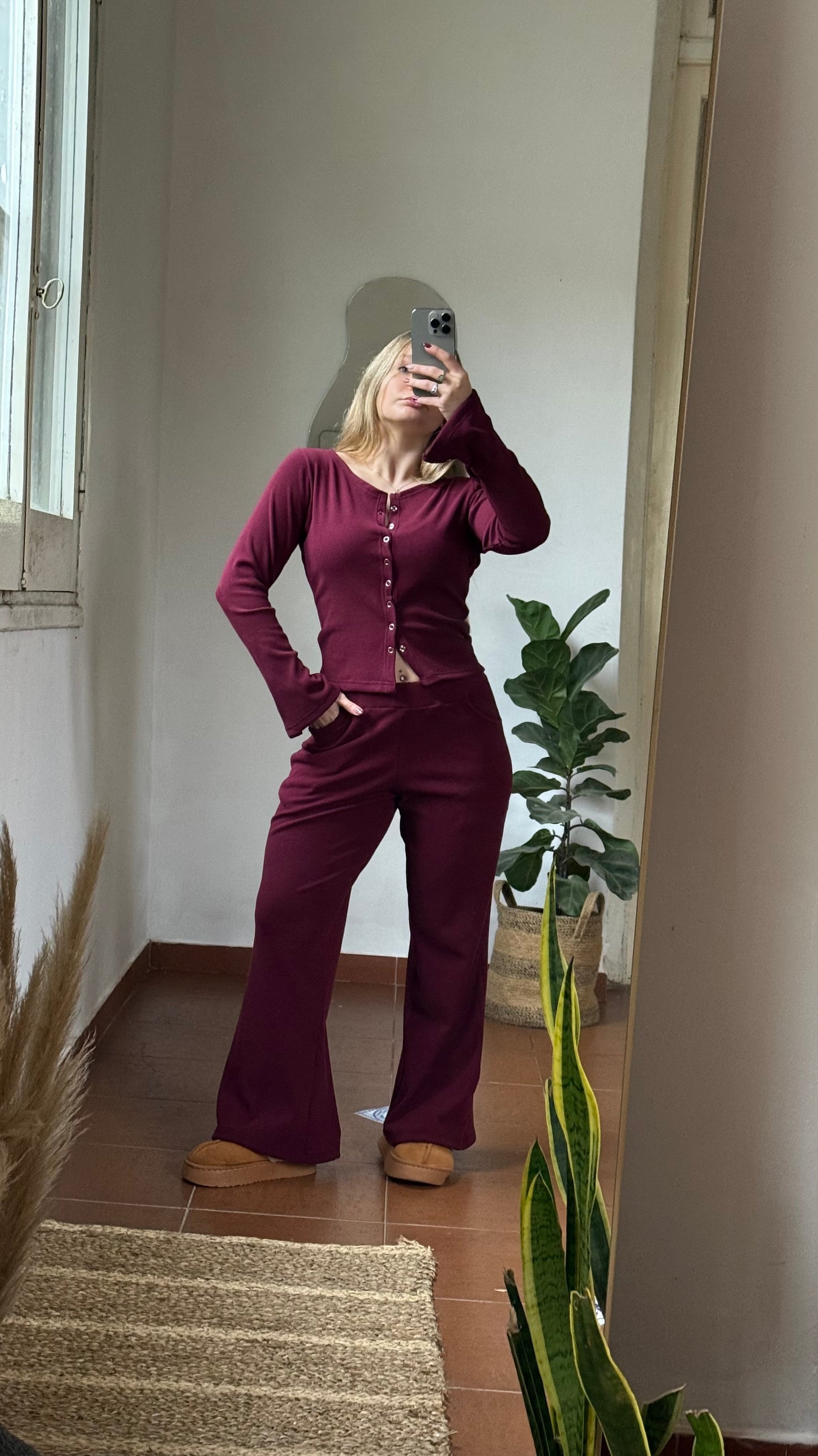 pant hot bordo
