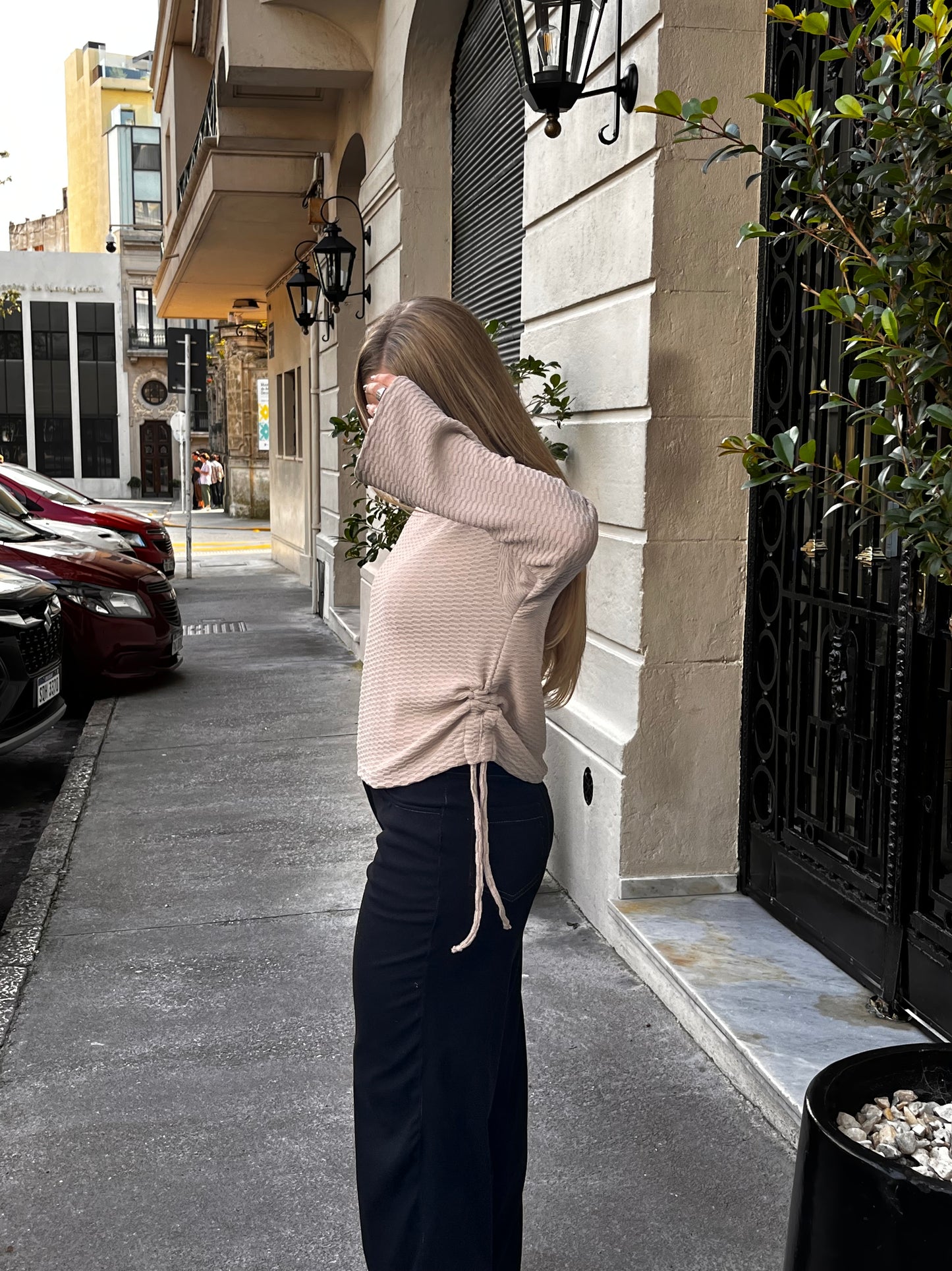 buzo nina beige