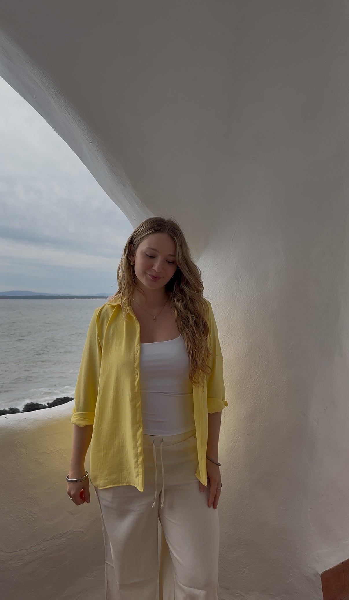 camisa must amarillo