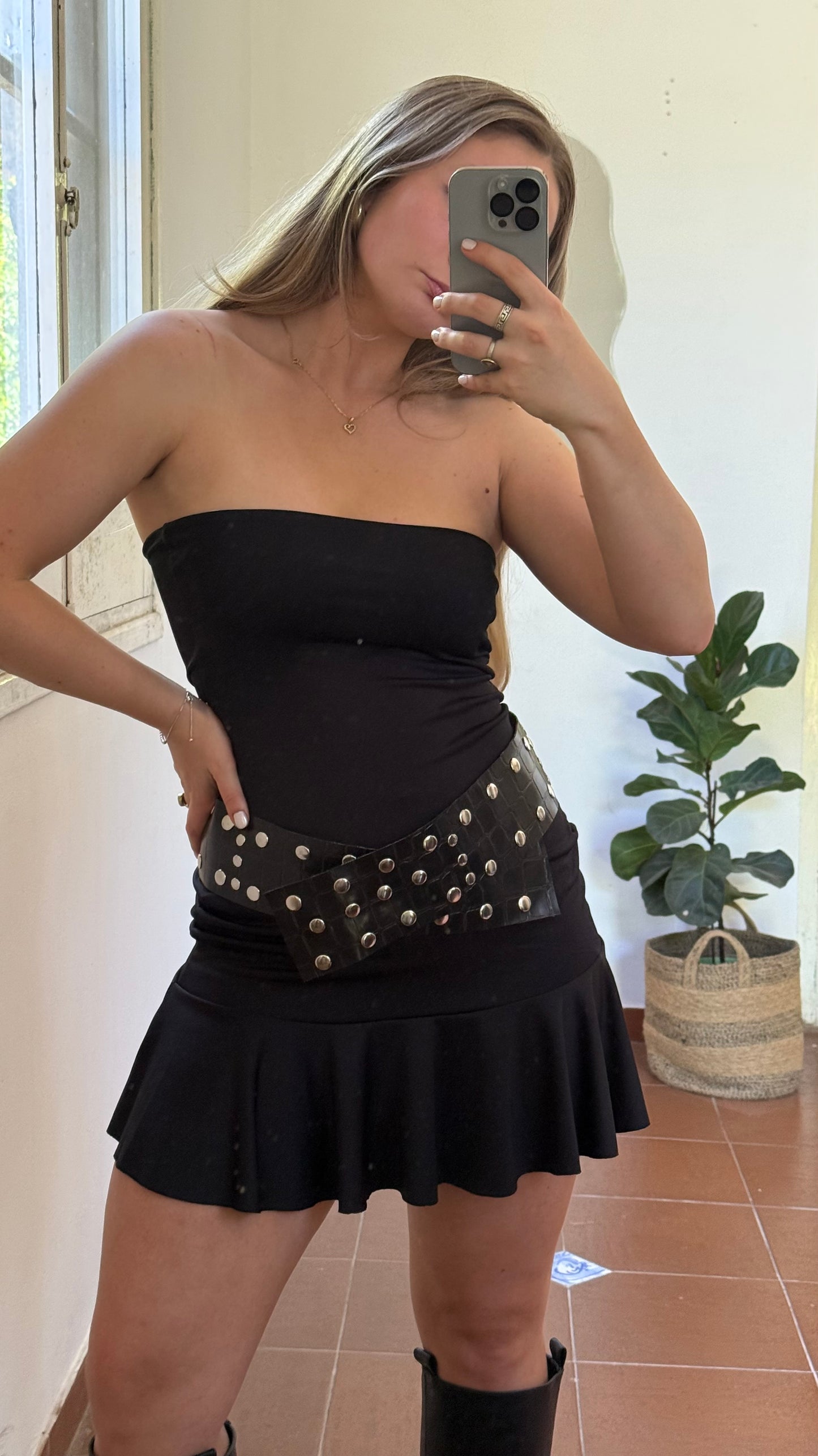 vestido essential negro