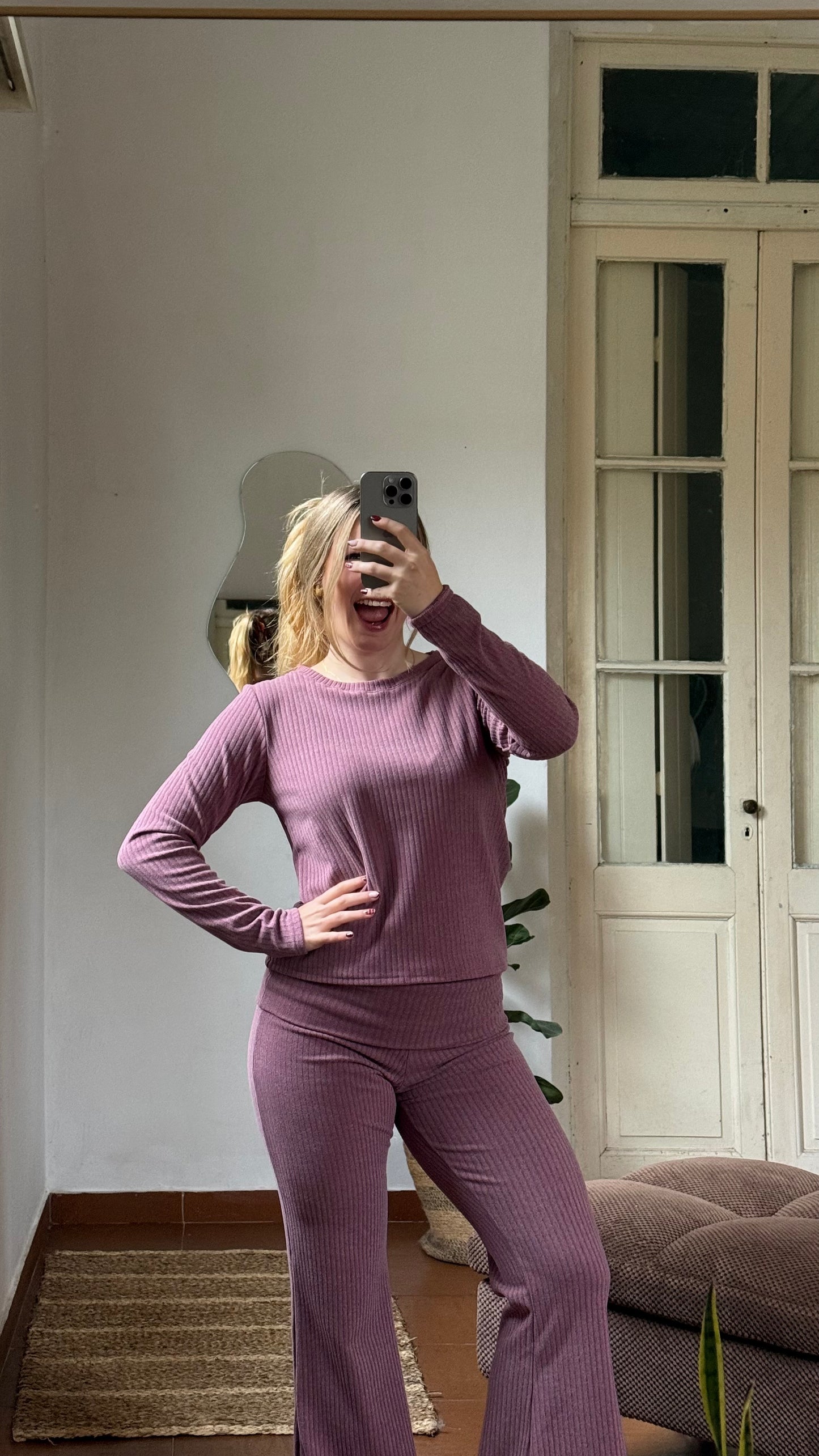 remera cozy bordo