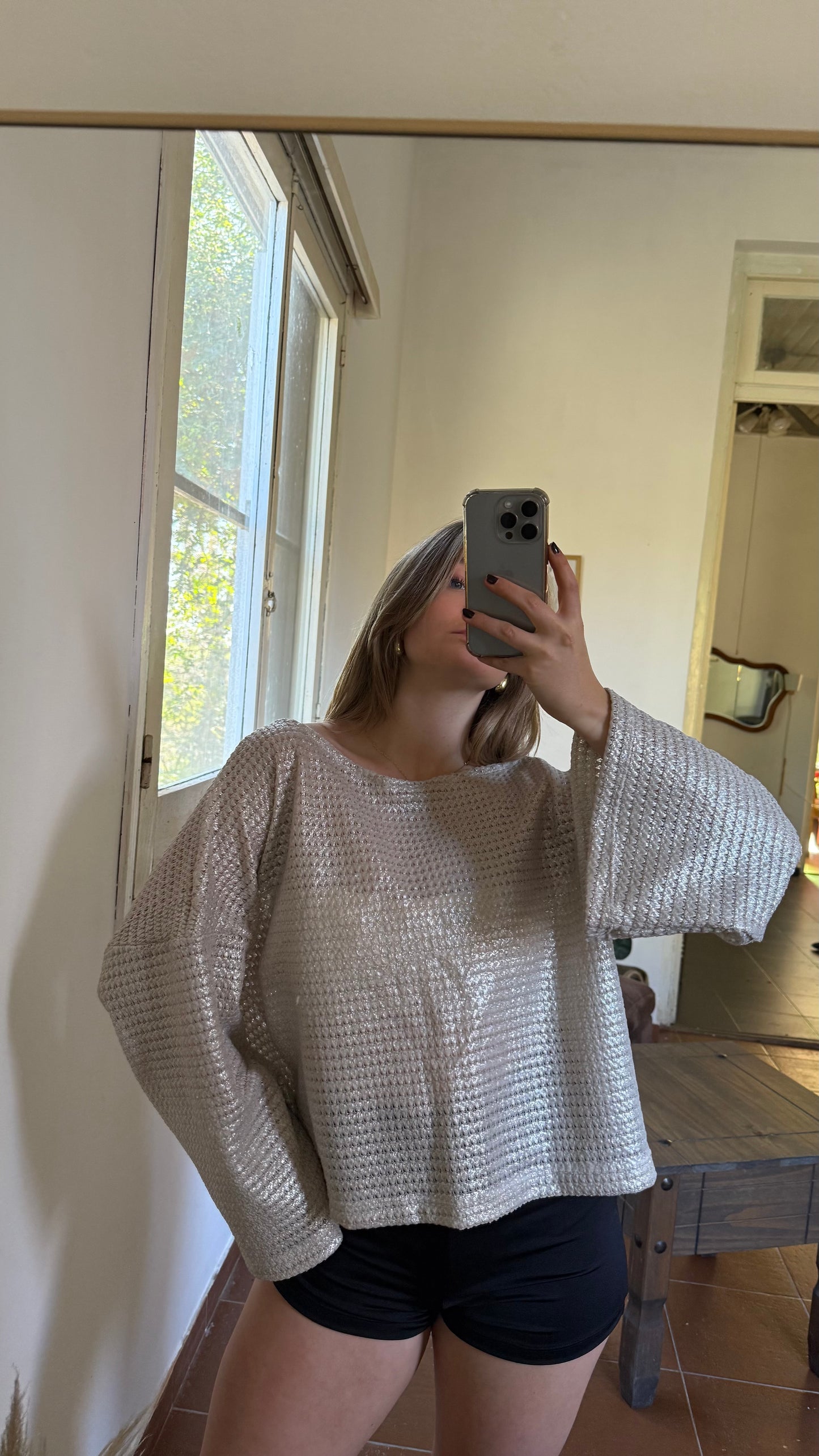 blusa mora metalizada plateada