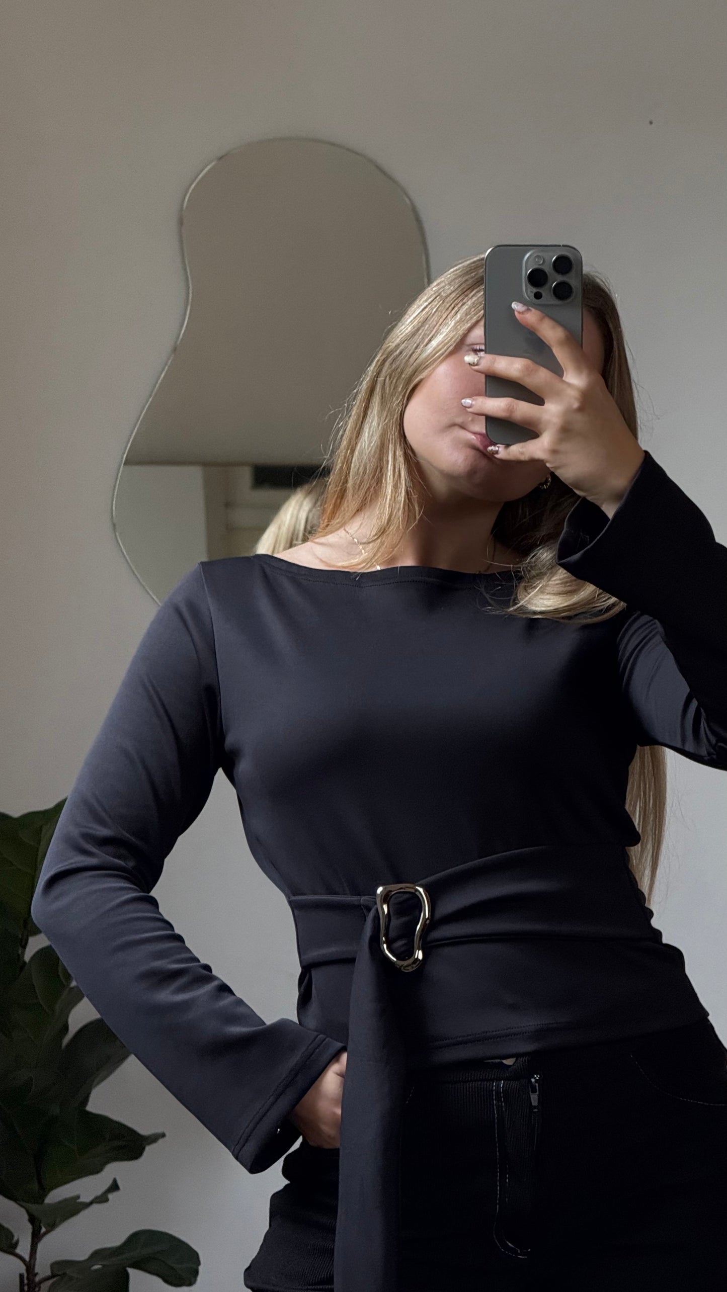 remera lazo negro