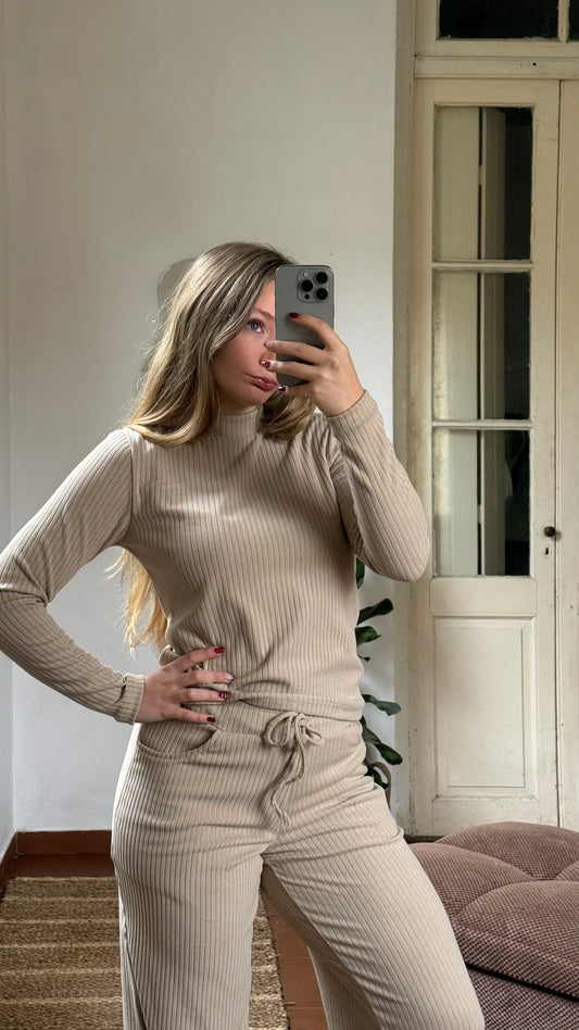 polera basic beige